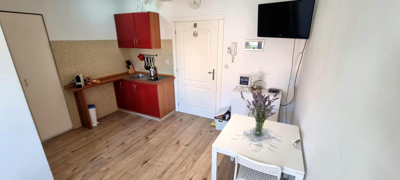 Tiny Studio Big Living Ровин Екстериор снимка