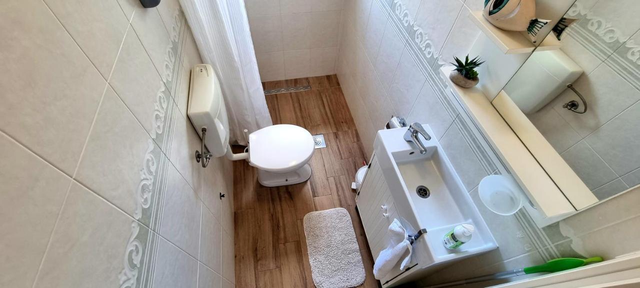 Tiny Studio Big Living Apartment Ровин Екстериор снимка
